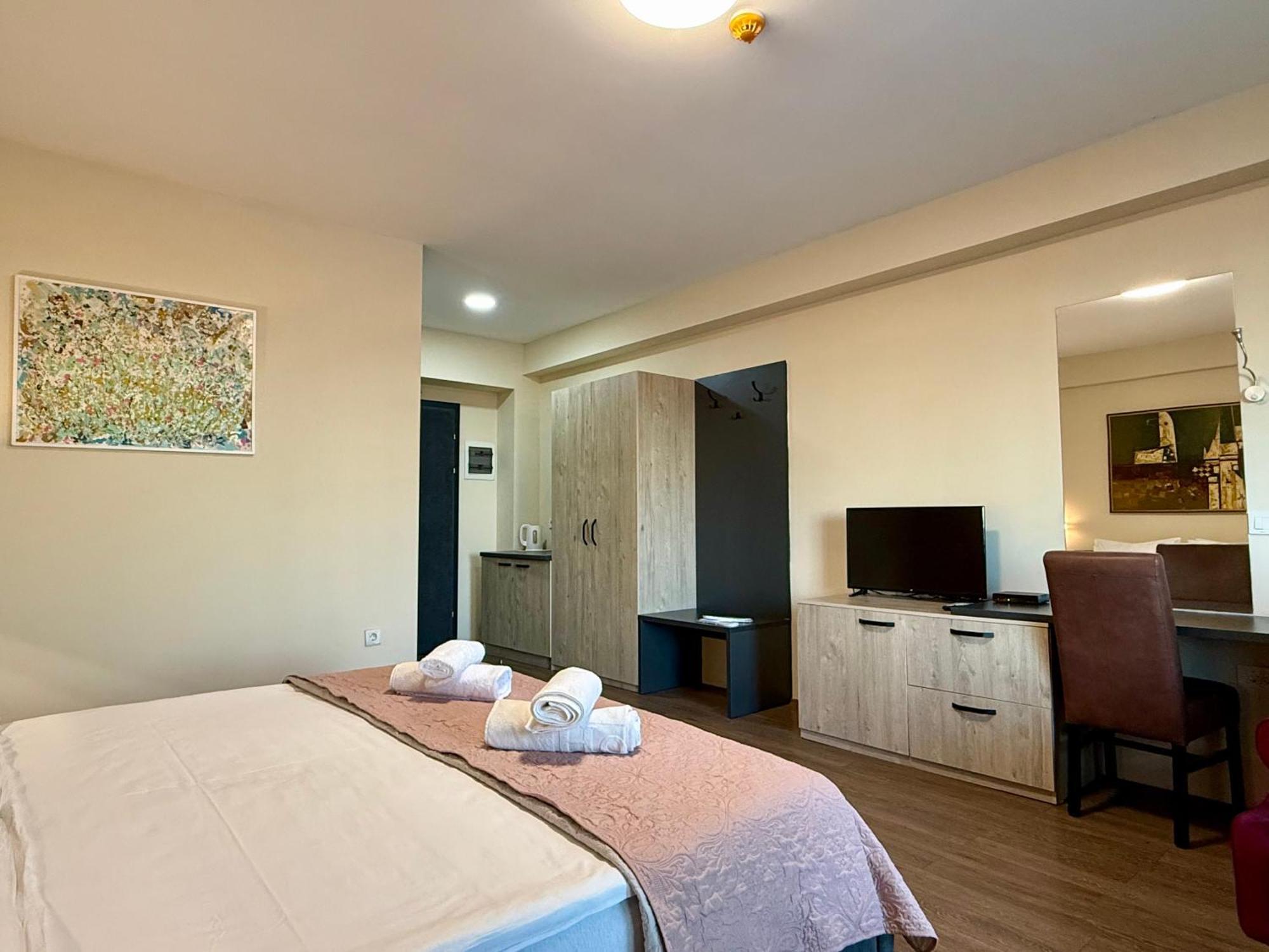 Villa Eleni Apartments Skopje Buitenkant foto