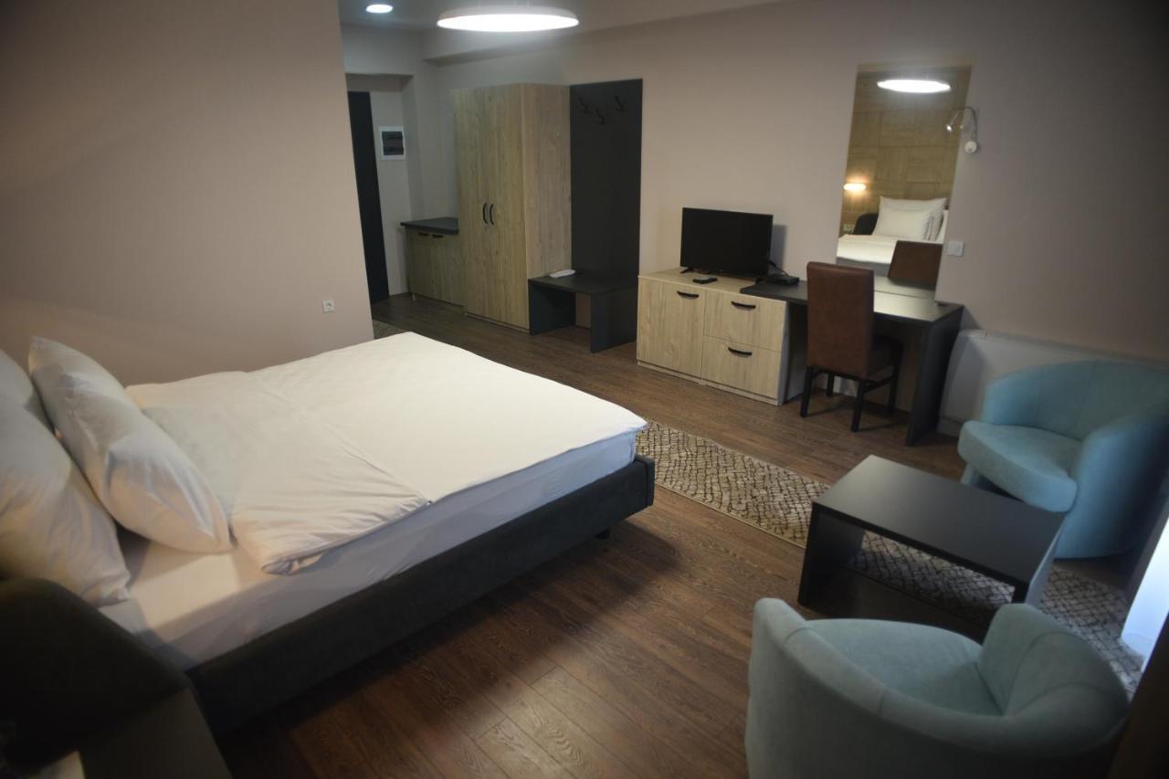Villa Eleni Apartments Skopje Buitenkant foto