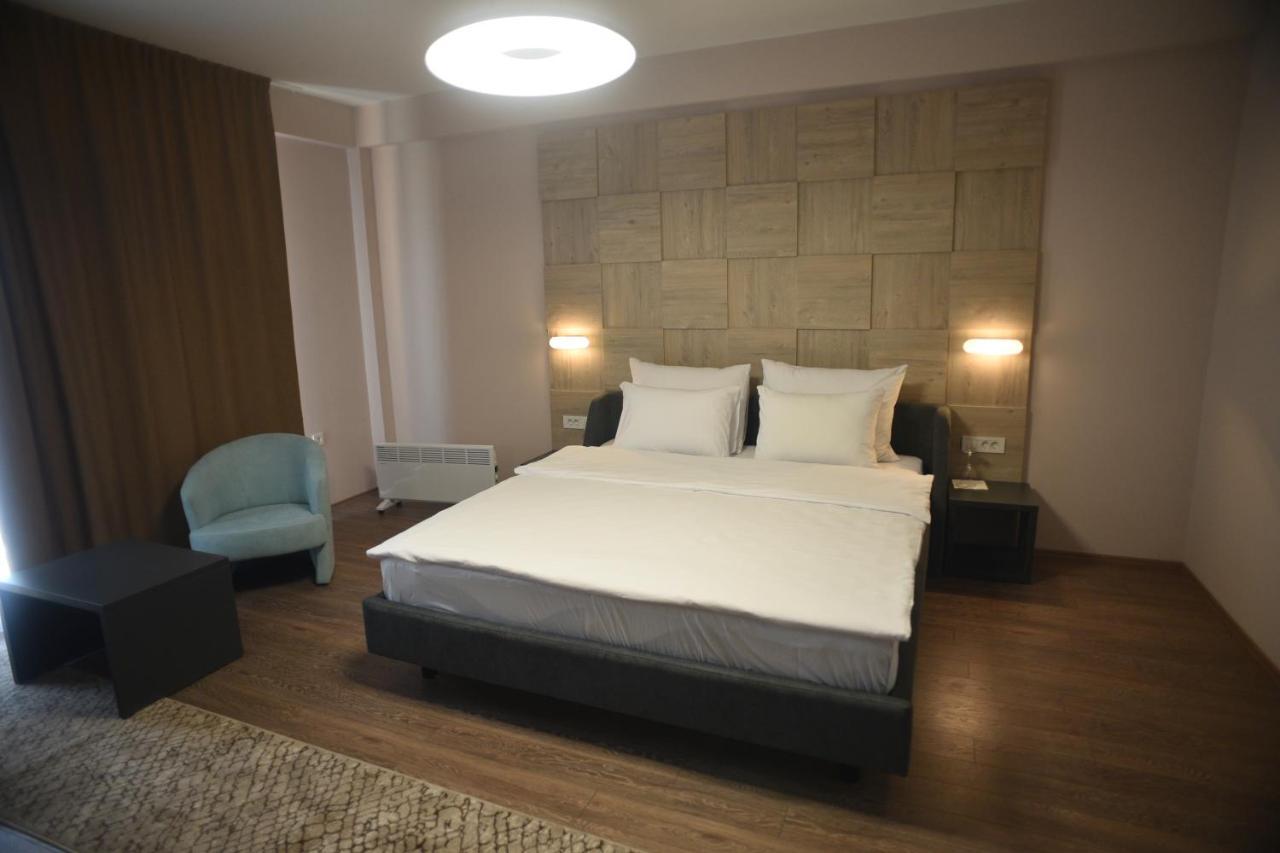 Villa Eleni Apartments Skopje Buitenkant foto
