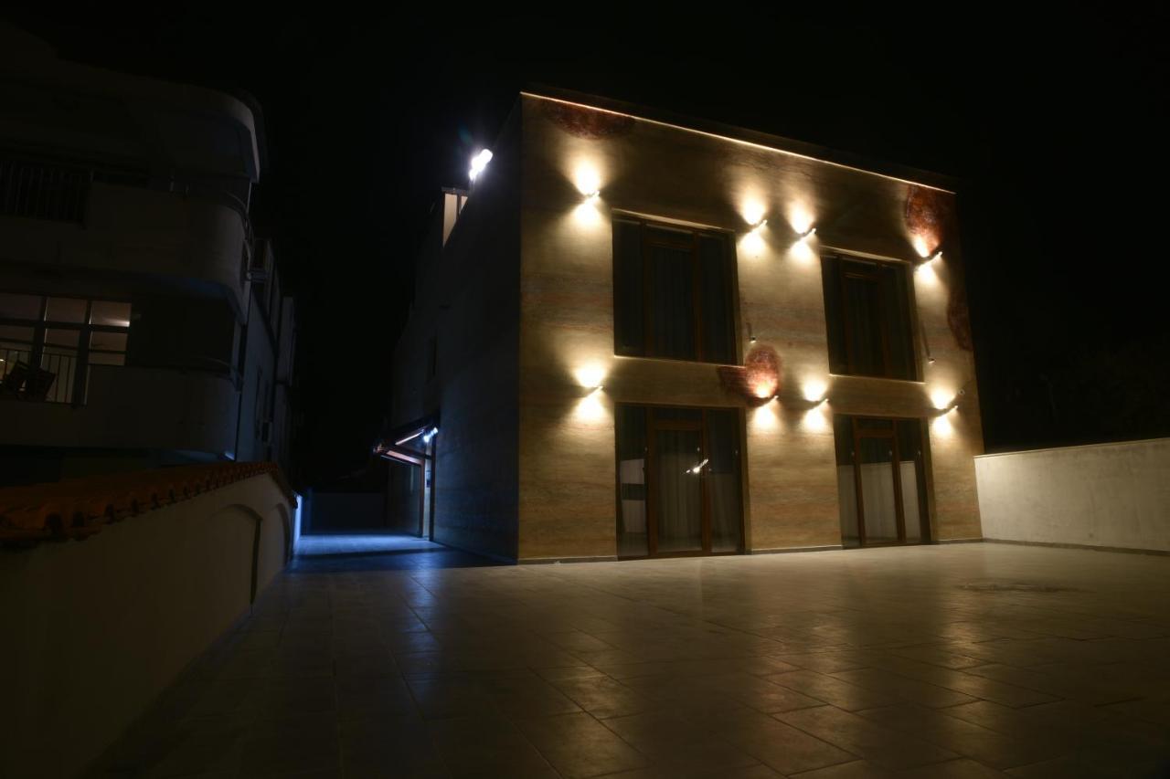 Villa Eleni Apartments Skopje Buitenkant foto