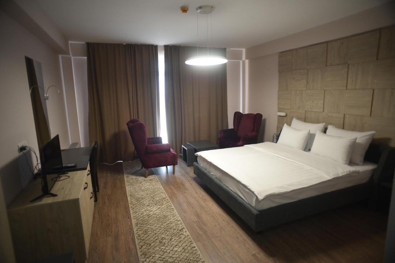 Villa Eleni Apartments Skopje Buitenkant foto